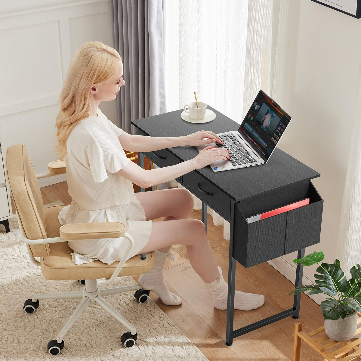 32" Black Computer Desk with Drawers Q884