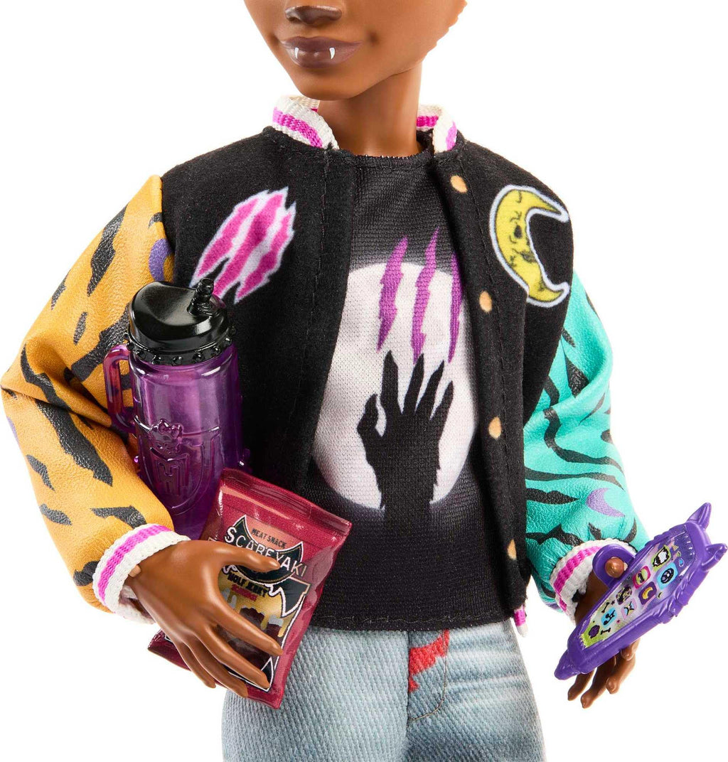Monster High Doll with Pet Gargoyle Bulldog and Themed Accessories S172545